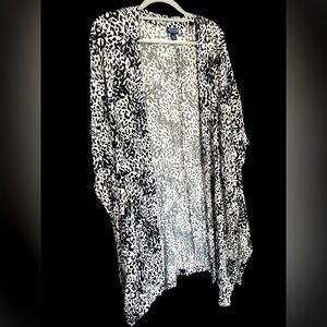 Scoop Black and White Animal Print One Size Lightweight Kimono, Women’s Sz M/L